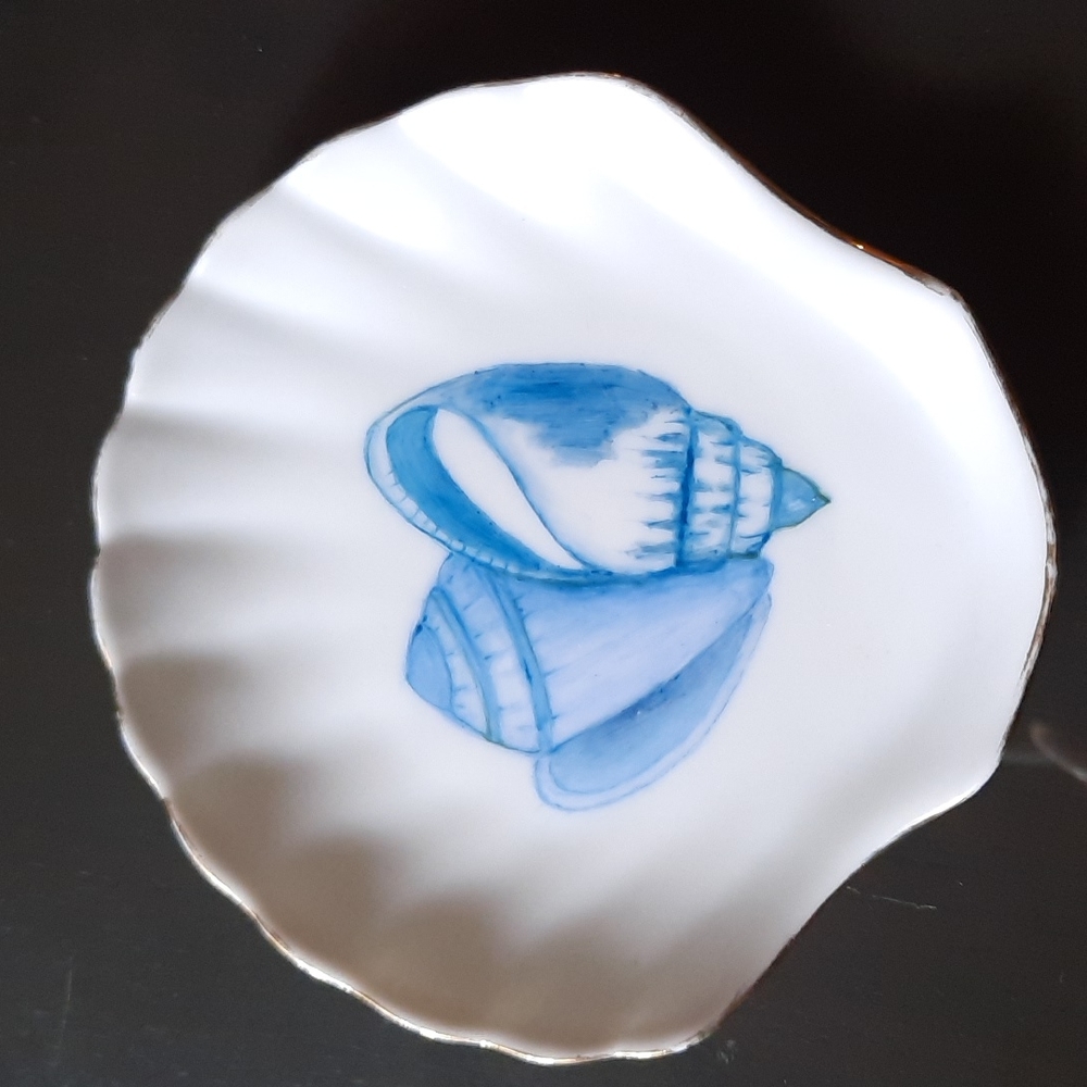 C Pendleton Porcelain Trinket Soap Dish Seashells Signed White Blue Small 4"